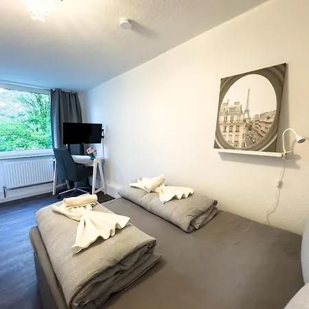 Exhibition For 4 With Free Parking Space Hannover