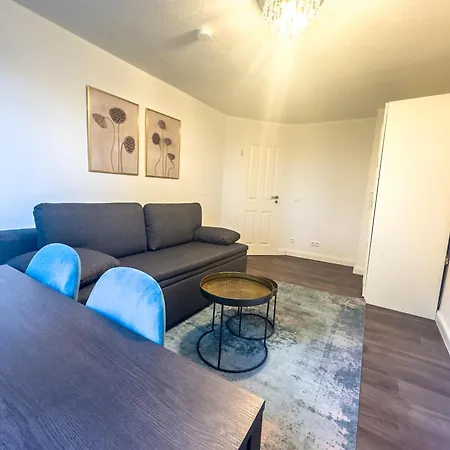 Exhibition For 4 With Free Parking Space Apartment
