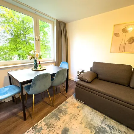 Exhibition For 4 With Free Parking Space * Hannover